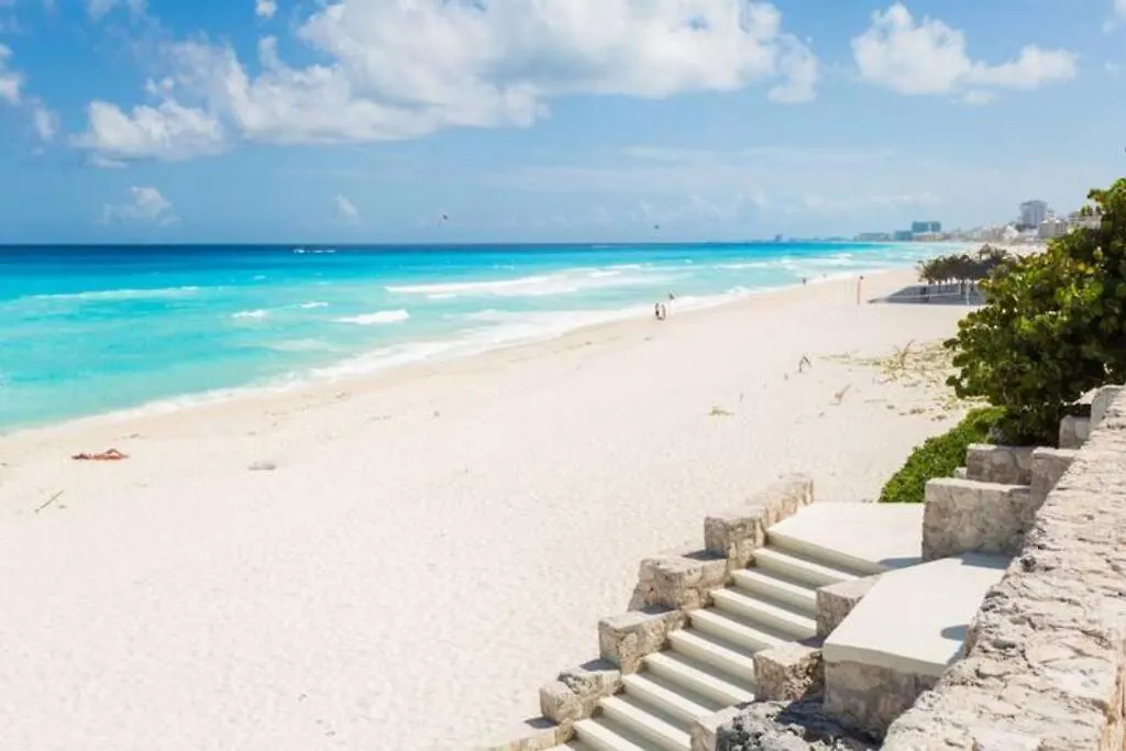 Caribbean Ocean View At The Hotel Zone Cancun