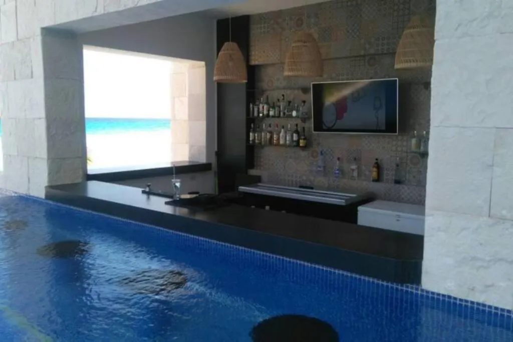 Caribbean Ocean View At The Hotel Zone Cancun Apartment