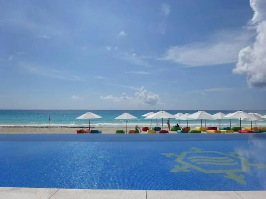 Caribbean Ocean View At The Hotel Zone Cancun Mexico