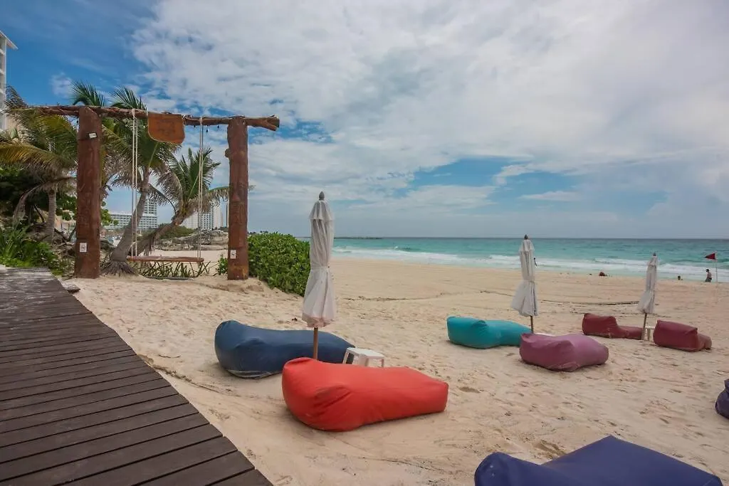 Caribbean Ocean View At The Hotel Zone Cancun Mexico
