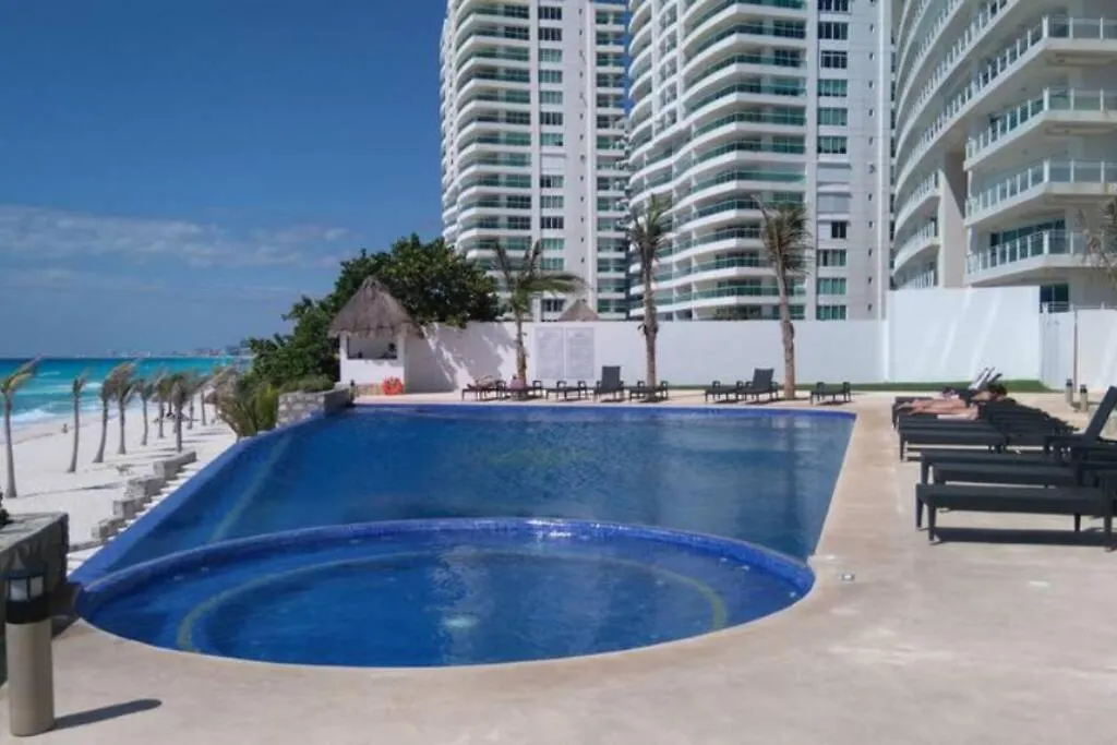 Caribbean Ocean View At The Hotel Zone Cancún